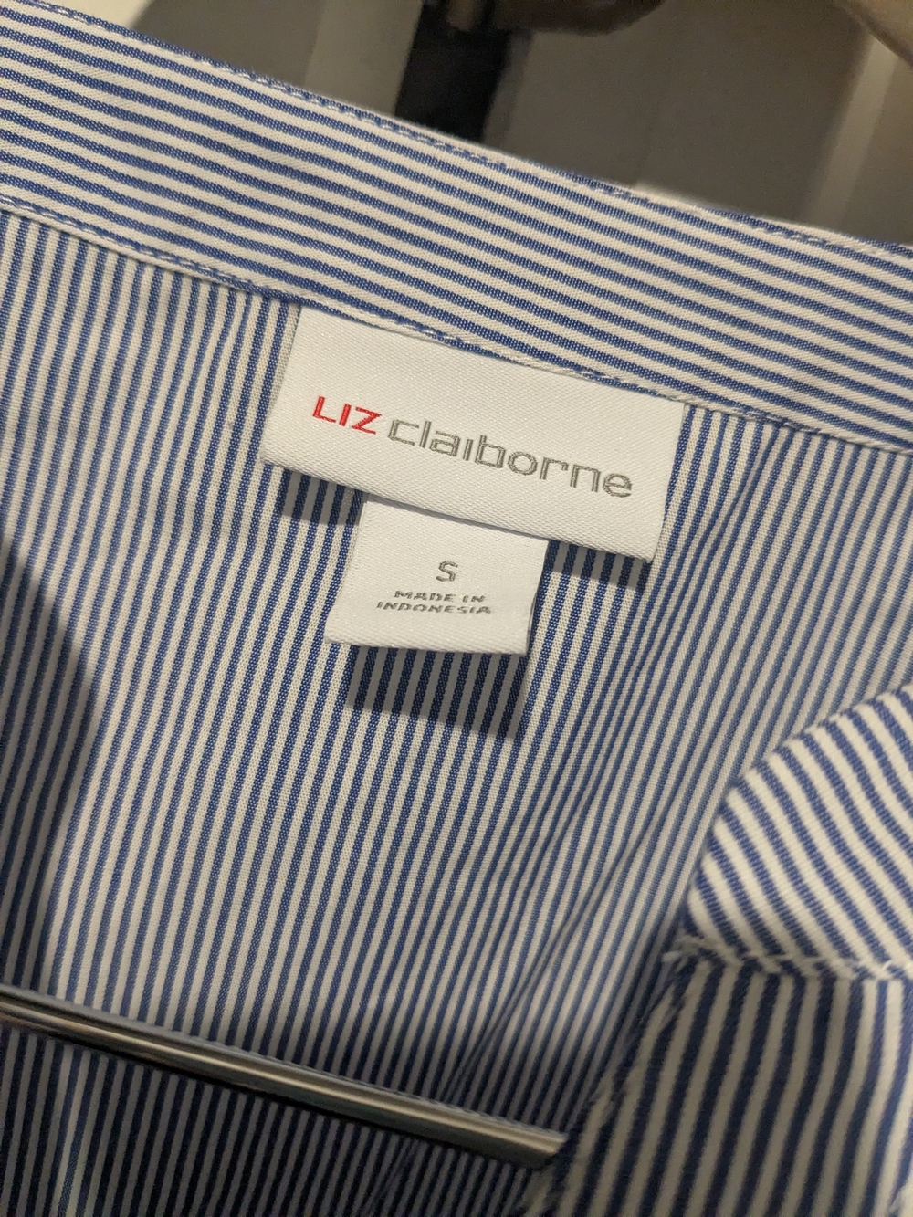 Beautiful Liz Claiborne Striped Flutter Sleeve Button Down Top Cotton Small - Picture 4 of 8